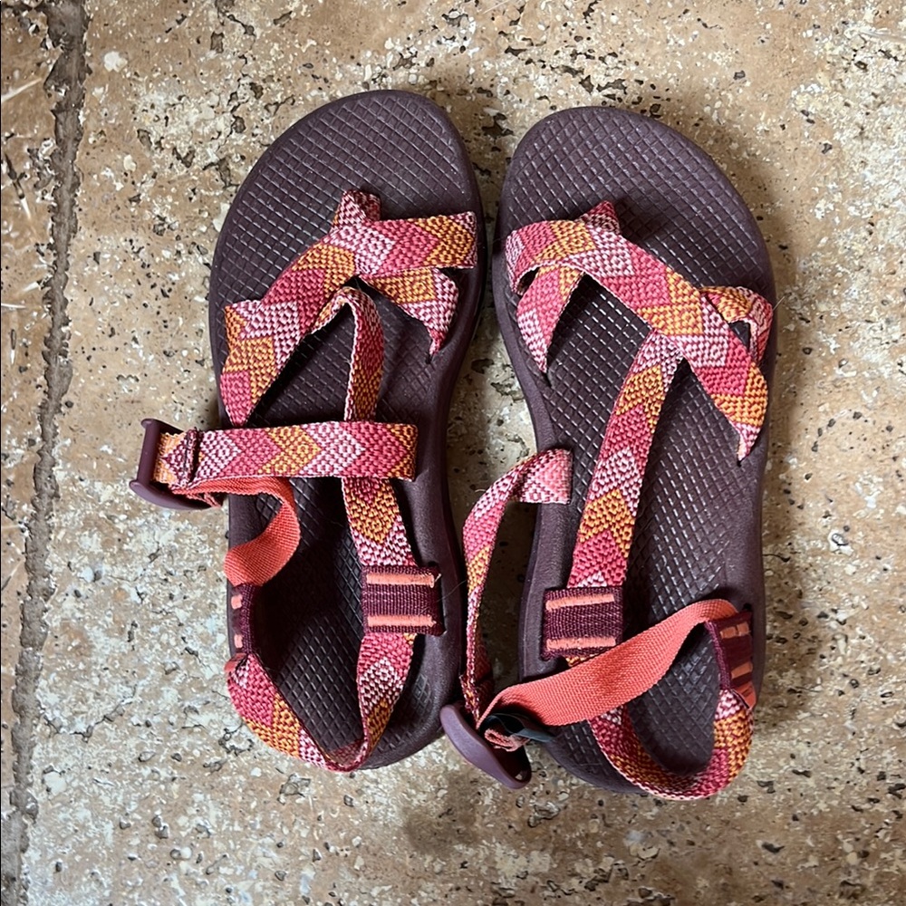 Like-new orange Chacos